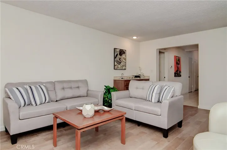 3020 Julian Avenue, Long Beach, California 90808