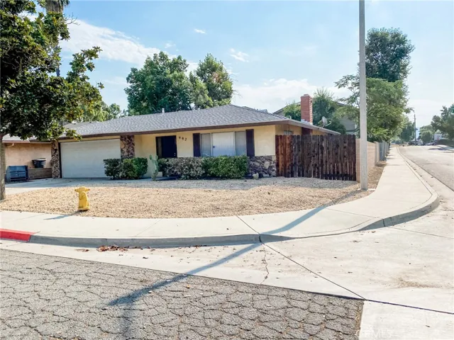 992 Malaga Place, Hemet, California 92543