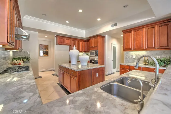 15025 E Billary Way, Hacienda Heights, California 91745