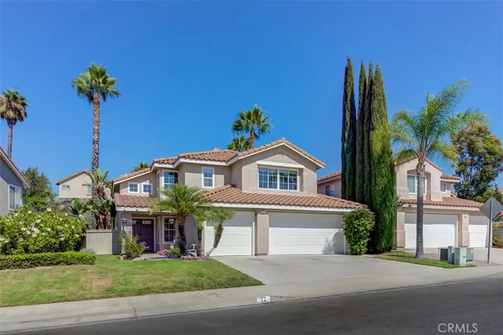 Welcome to 32 La Sordina: 4 Bedroom, 3 bath, 3 car car garage