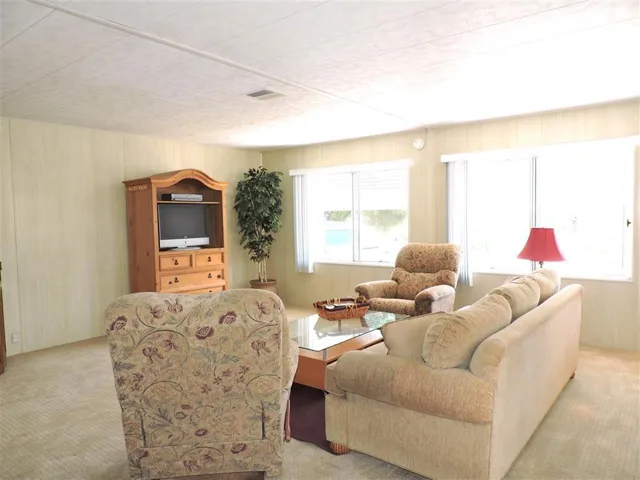 8975 Lawrence Welk Dr 124, Escondido, California 92026