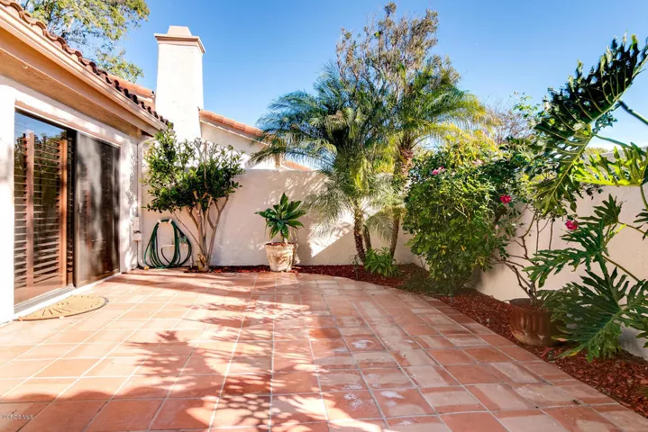 624 Indian Wells Ln-024-23-Patio-MLS_Siz