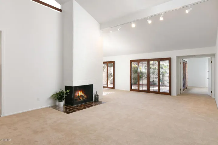 624 Indian Wells Ln-005-6-Living Room-ML