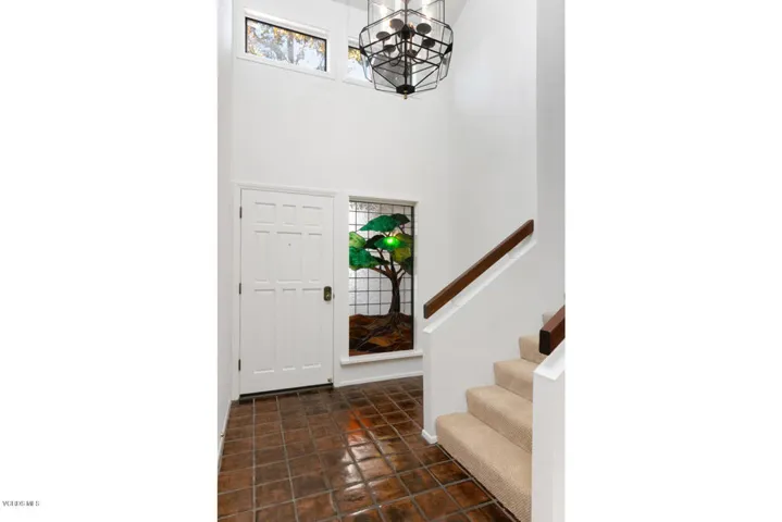 624 Indian Wells Ln-004-3-Front Entry De