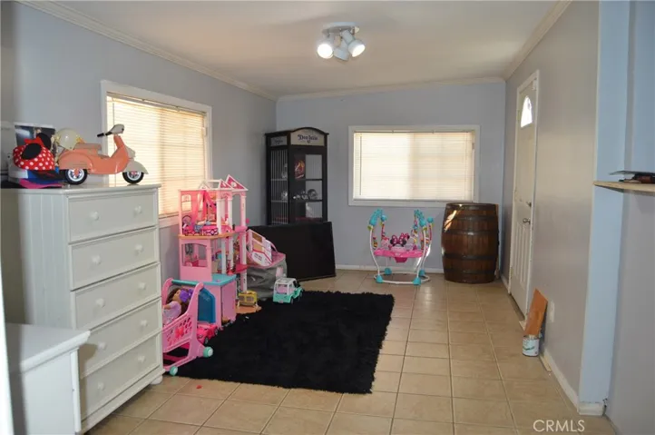 Large Bonus Room/Possible 3rd Bedroom