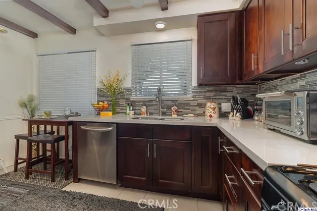7669 Beeman Avenue, North Hollywood, California 91605