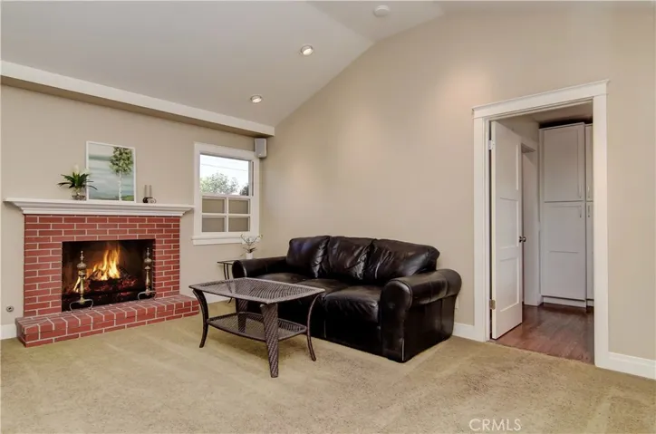 What a cozy place!  Perfect for a good book or conversation.