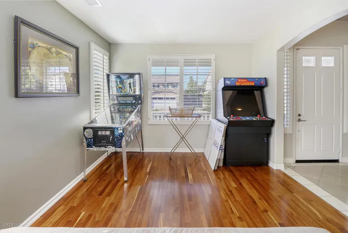dLiving Room