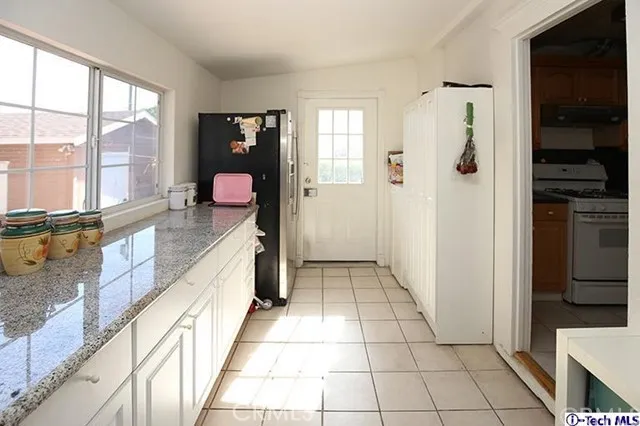 1030 N Parish Place, Burbank, California 91506
