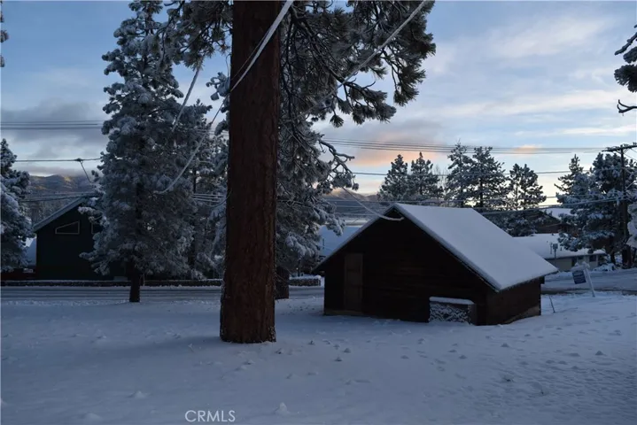 40313 Lakeview Drive, Big Bear, California 92315