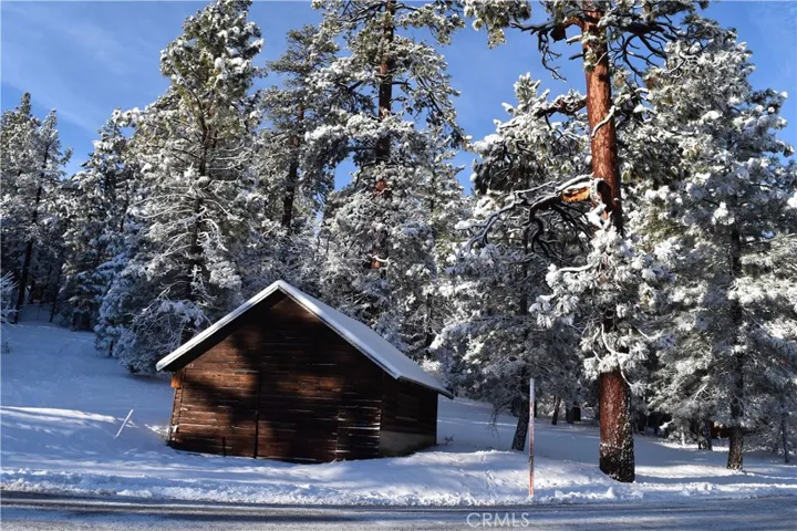 40313 Lakeview Drive, Big Bear, California 92315