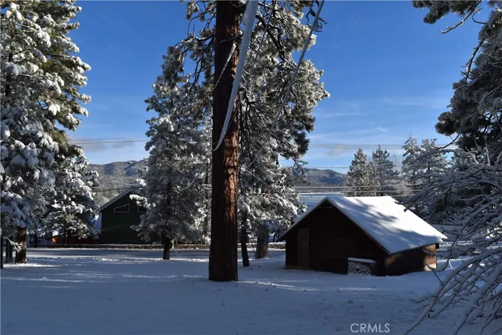 40313 Lakeview Drive, Big Bear, California 92315
