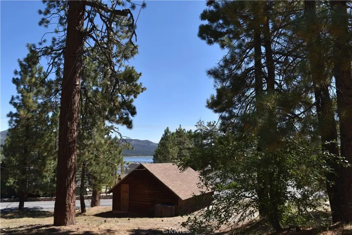 40313 Lakeview Drive, Big Bear, California 92315