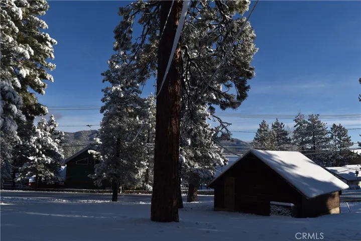40313 Lakeview Drive, Big Bear, California 92315