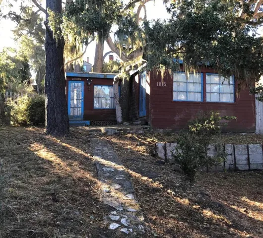 1015 Hillside Avenue, Pacific Grove, California 93950