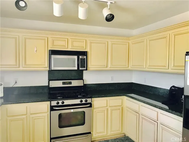 14425 Stivers Road, Victorville, California 92394