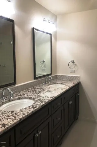 1 Bathroom