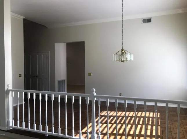 1 Dining Area