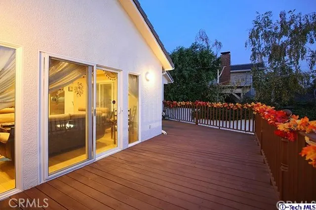 1316 Oak Circle Drive, Glendale, California 91208
