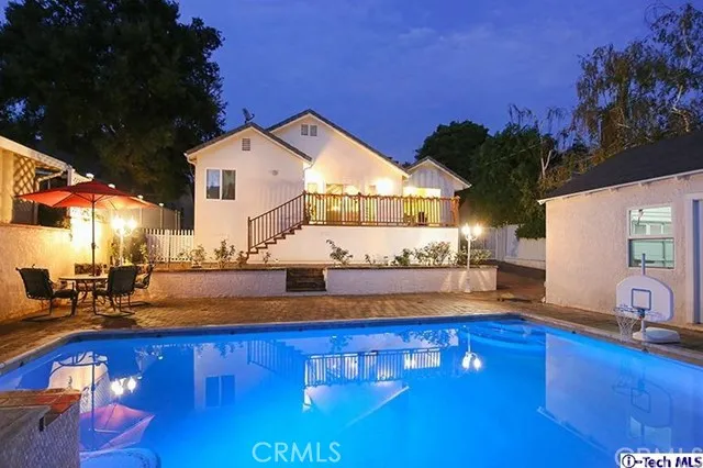 1316 Oak Circle Drive, Glendale, California 91208