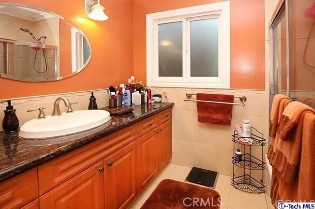 1316 Oak Circle Drive, Glendale, California 91208