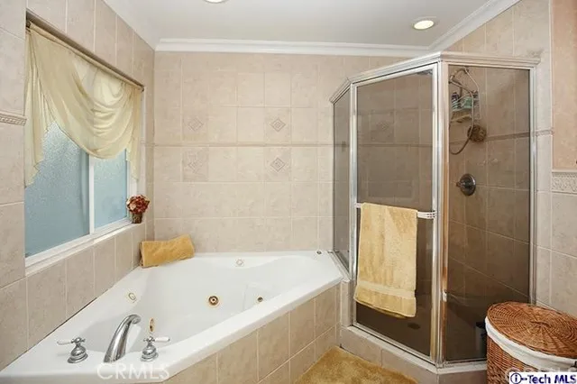 1316 Oak Circle Drive, Glendale, California 91208