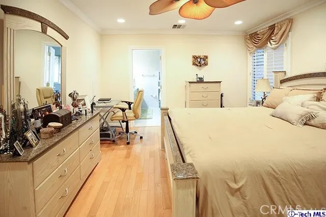 1316 Oak Circle Drive, Glendale, California 91208