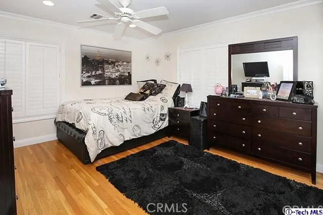 1316 Oak Circle Drive, Glendale, California 91208