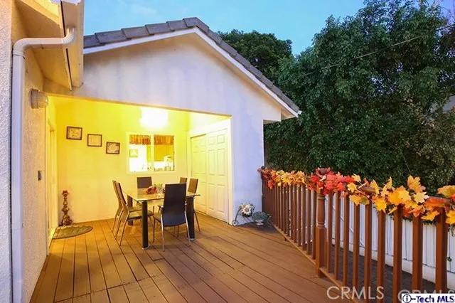 1316 Oak Circle Drive, Glendale, California 91208
