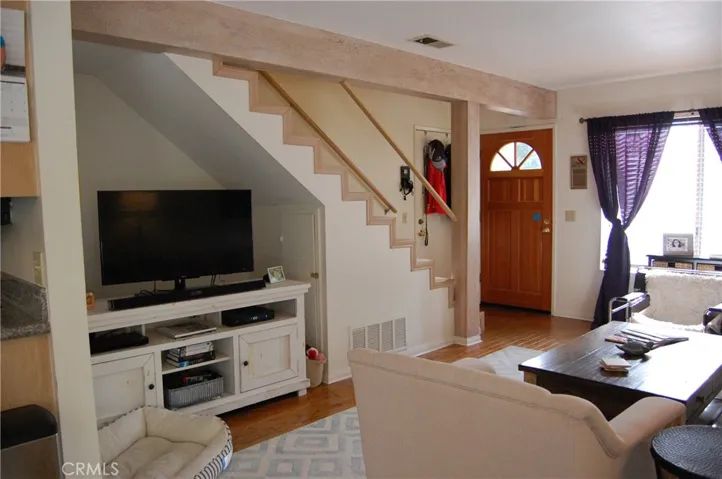 121 S Broadway, Redondo Beach, California 90277