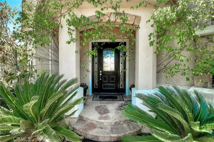 Private residence on Cul de Sac location!