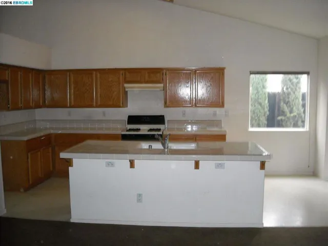 1324 Walnut Meadows Dr, Oakley, California 94561