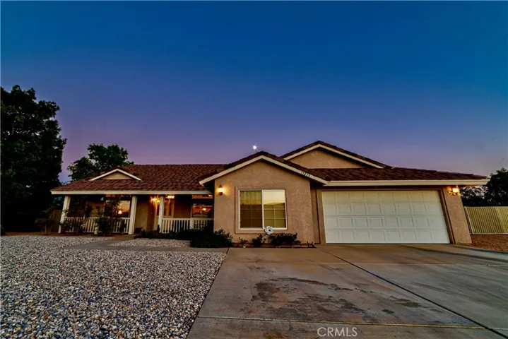 13233 Cuyamaca Road, Apple Valley, California 92308
