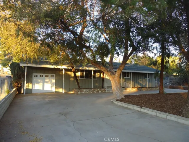 10547 Cypress Avenue, Riverside, California 92505