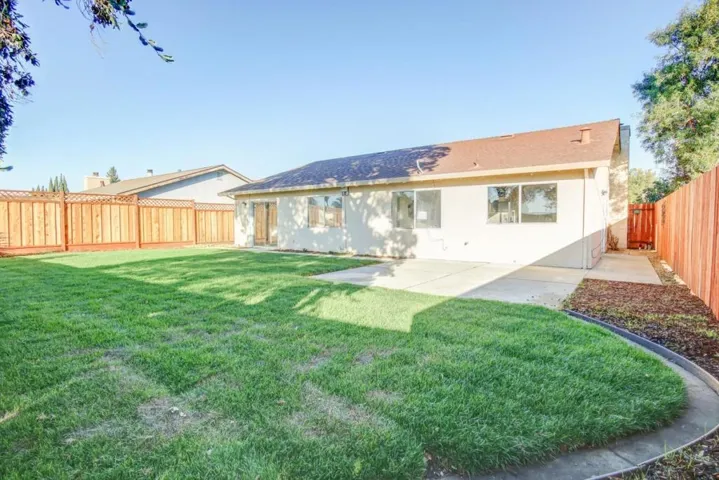 720 Clearview Drive, Hollister, California 95023