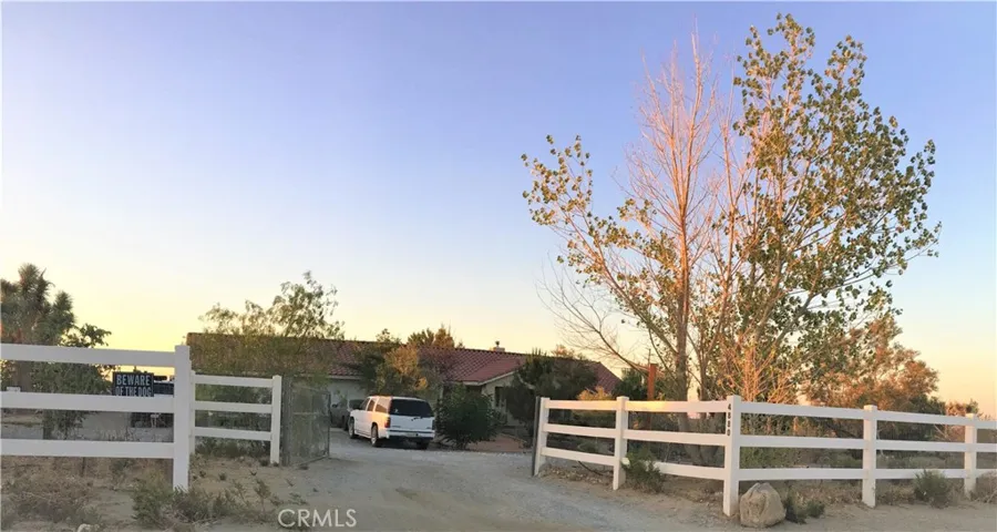 4880 La Mesa Road, Phelan, California 92371