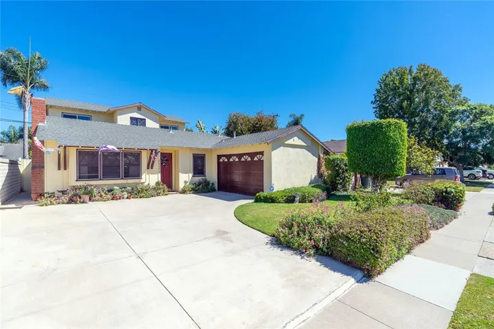 20592 Goshawk Lane, Huntington Beach, California 92646