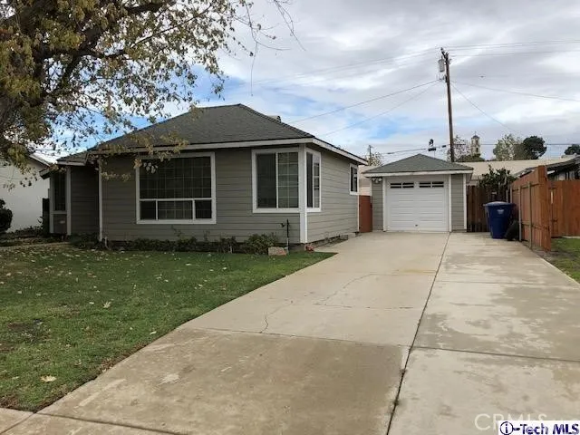 2735 Acacia Street, Camarillo, California 93012