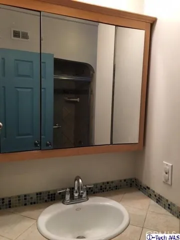 2735 Acacia Street, Camarillo, California 93012