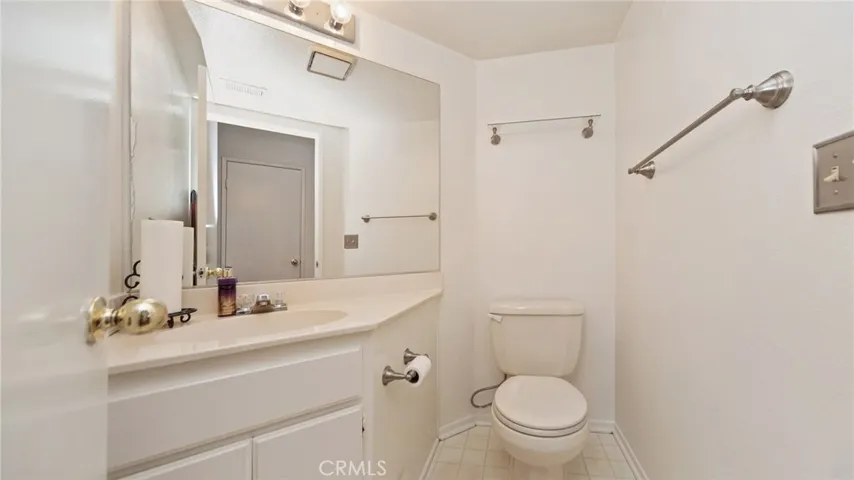 404 Colfax Circle, Corona, California 92879