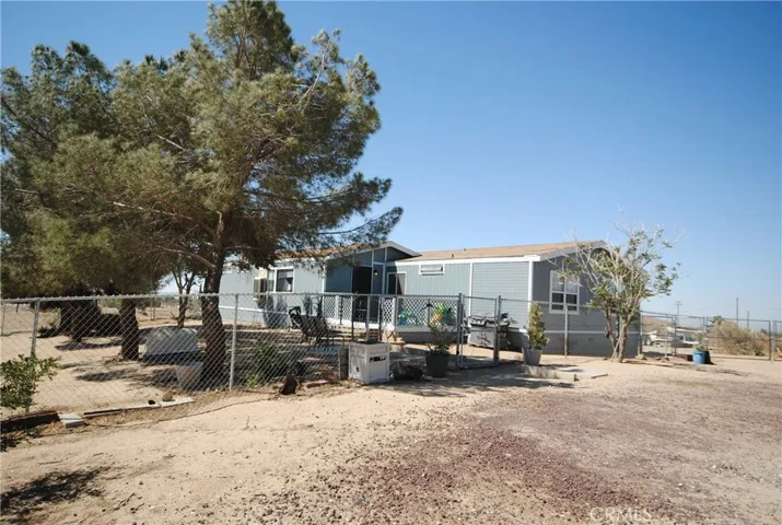 10929 La Mirada Road, Phelan, California 92371