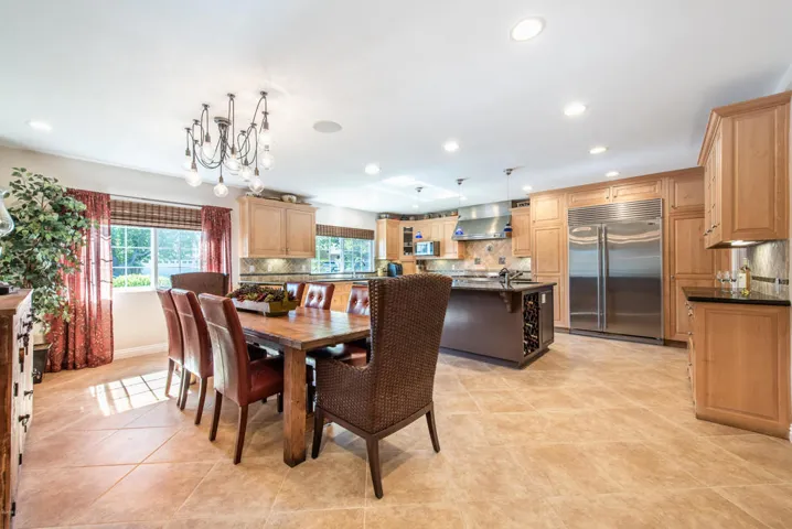 Breakfast Room