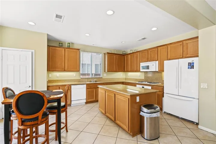 34444 Waltham Place, Winchester, California 92596