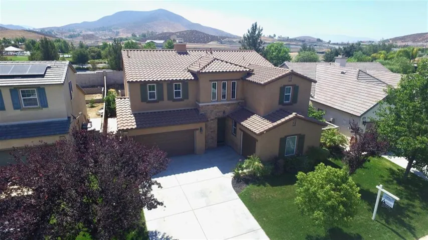 34444 Waltham Place, Winchester, California 92596