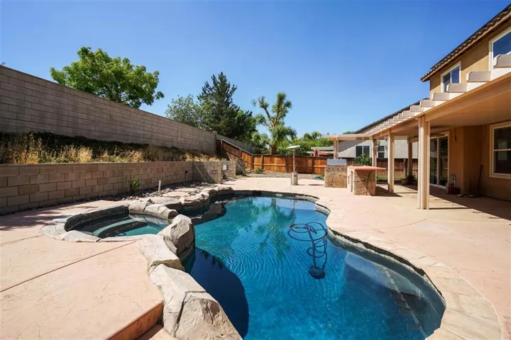 34444 Waltham Place, Winchester, California 92596