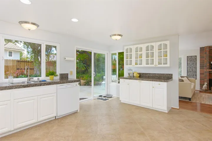 428 Brenna Ct., Encinitas, California 92024