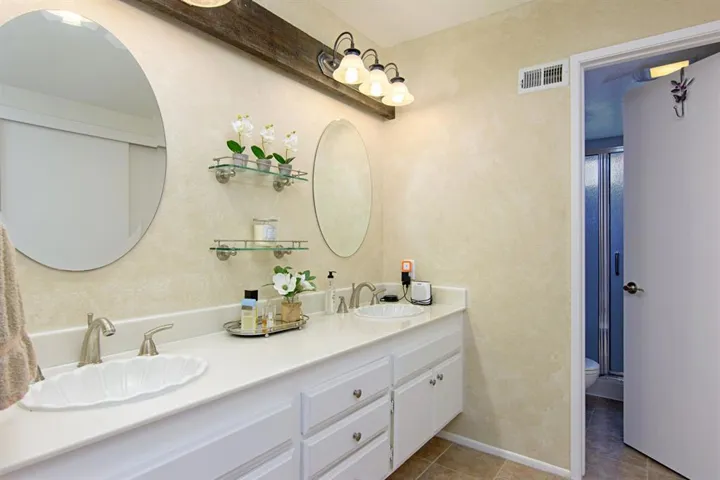 428 Brenna Ct., Encinitas, California 92024