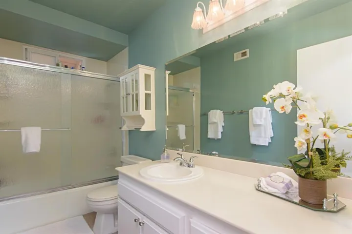 428 Brenna Ct., Encinitas, California 92024