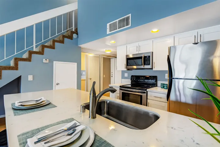 6111 Rancho Mission Rd 306, San Diego, California 92108