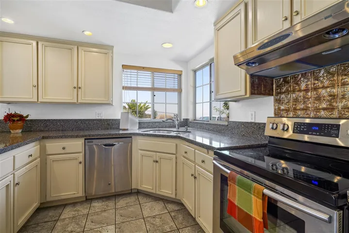 27187 Latigo Rd, Valley Center, California 92082